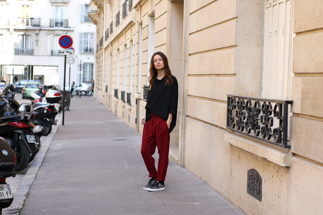 pantalon-rouge-blouson-noir3