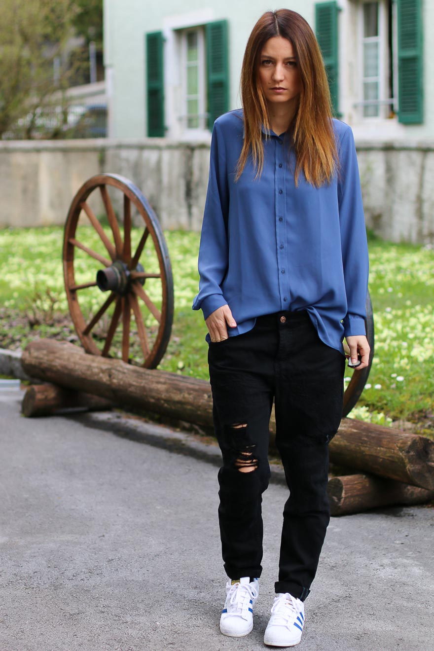 chemise-bleue-pantalon-noir8