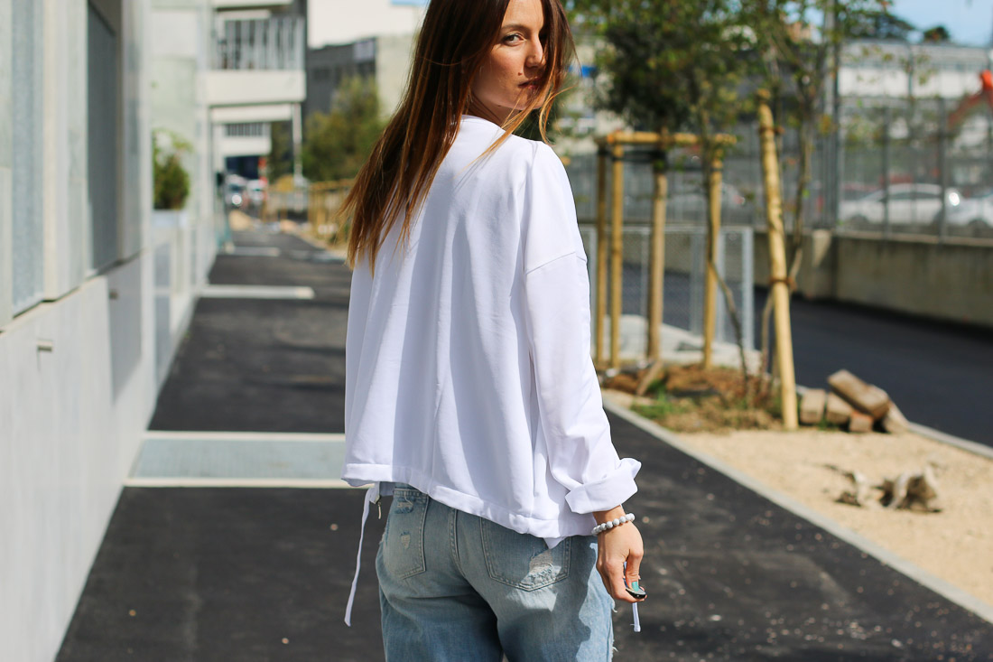 tshirt-blanc-jeans-troue7