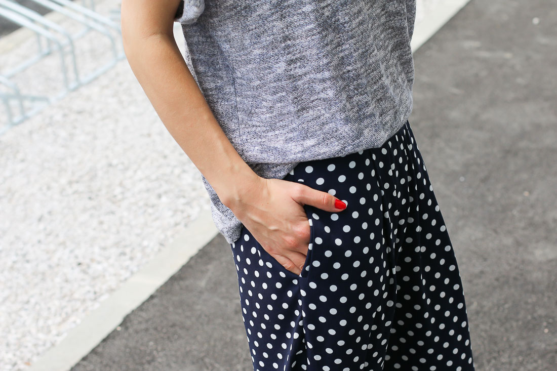 pantalon-pois-tshirt-gris2