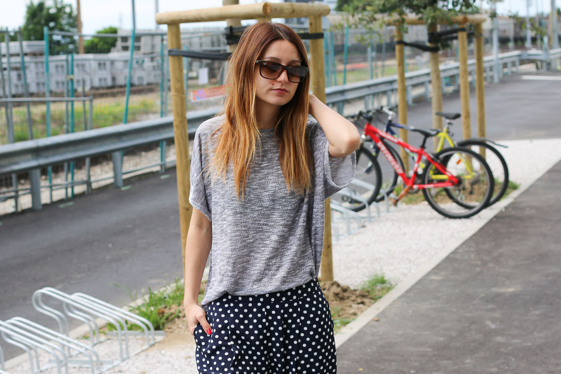 pantalon-pois-tshirt-gris3