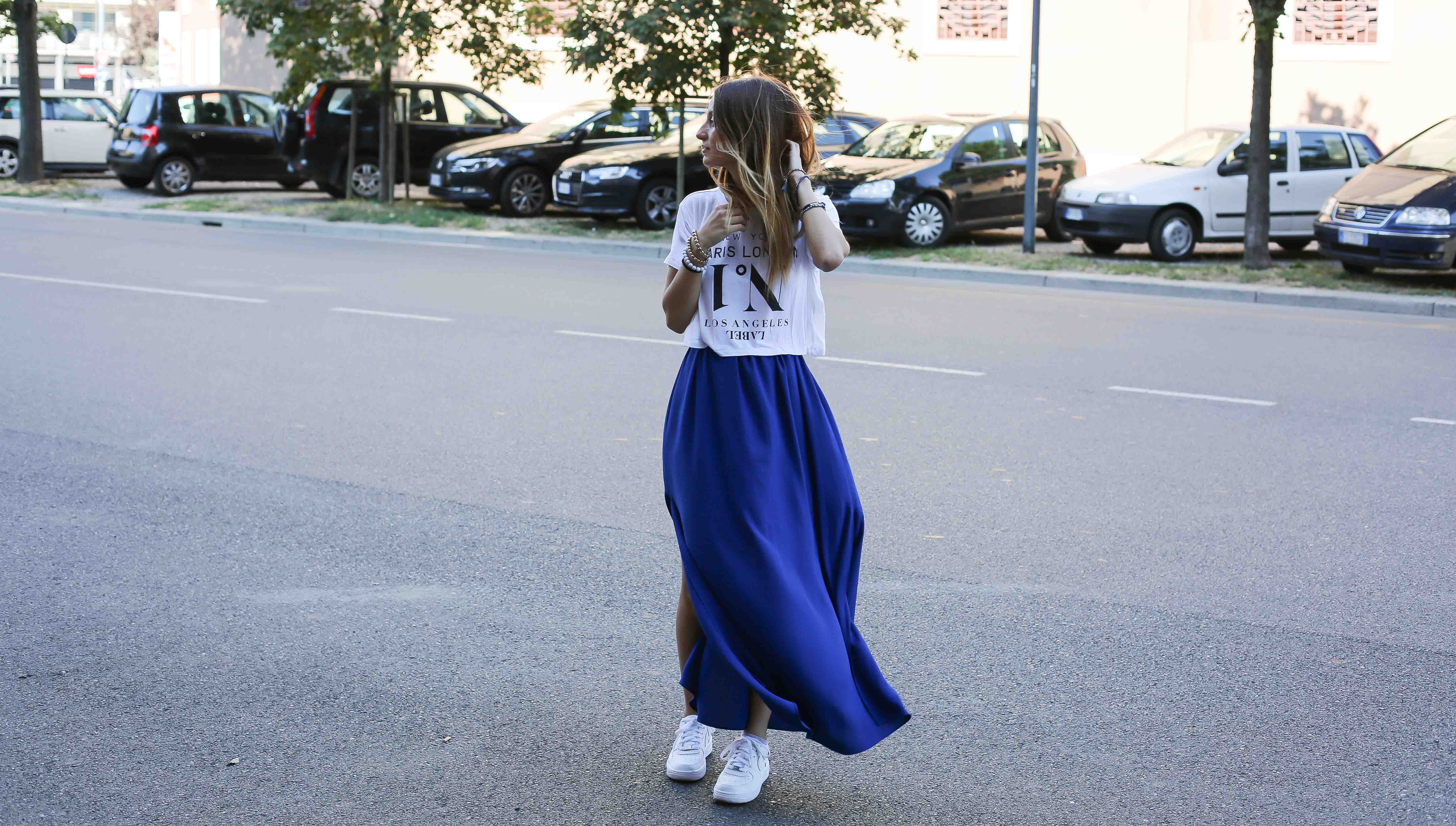 blog-mode-robe-bleue-baskets-blanches5