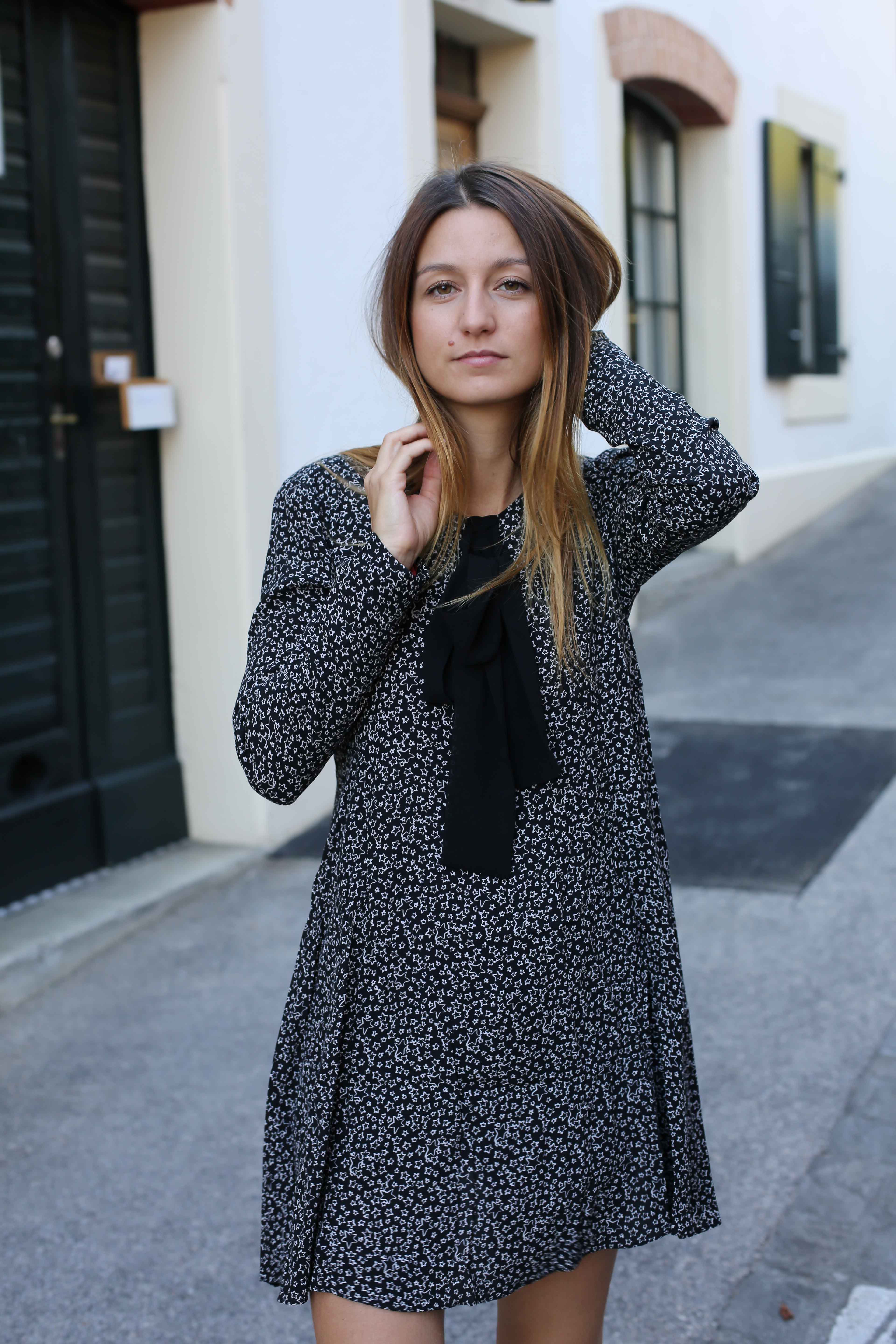 blog-mode-robe-noire-volante-baskets7